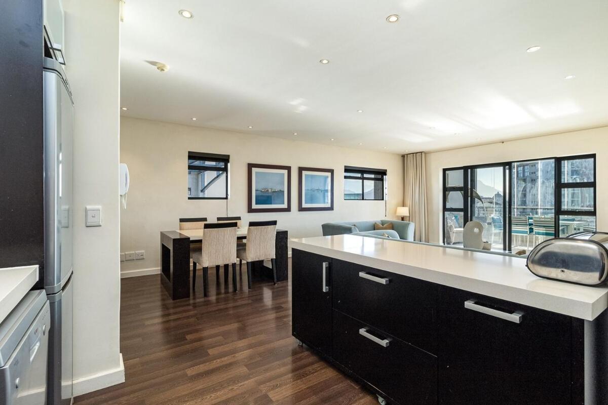 Apartment Skyline Serenity - Knightsbridge *