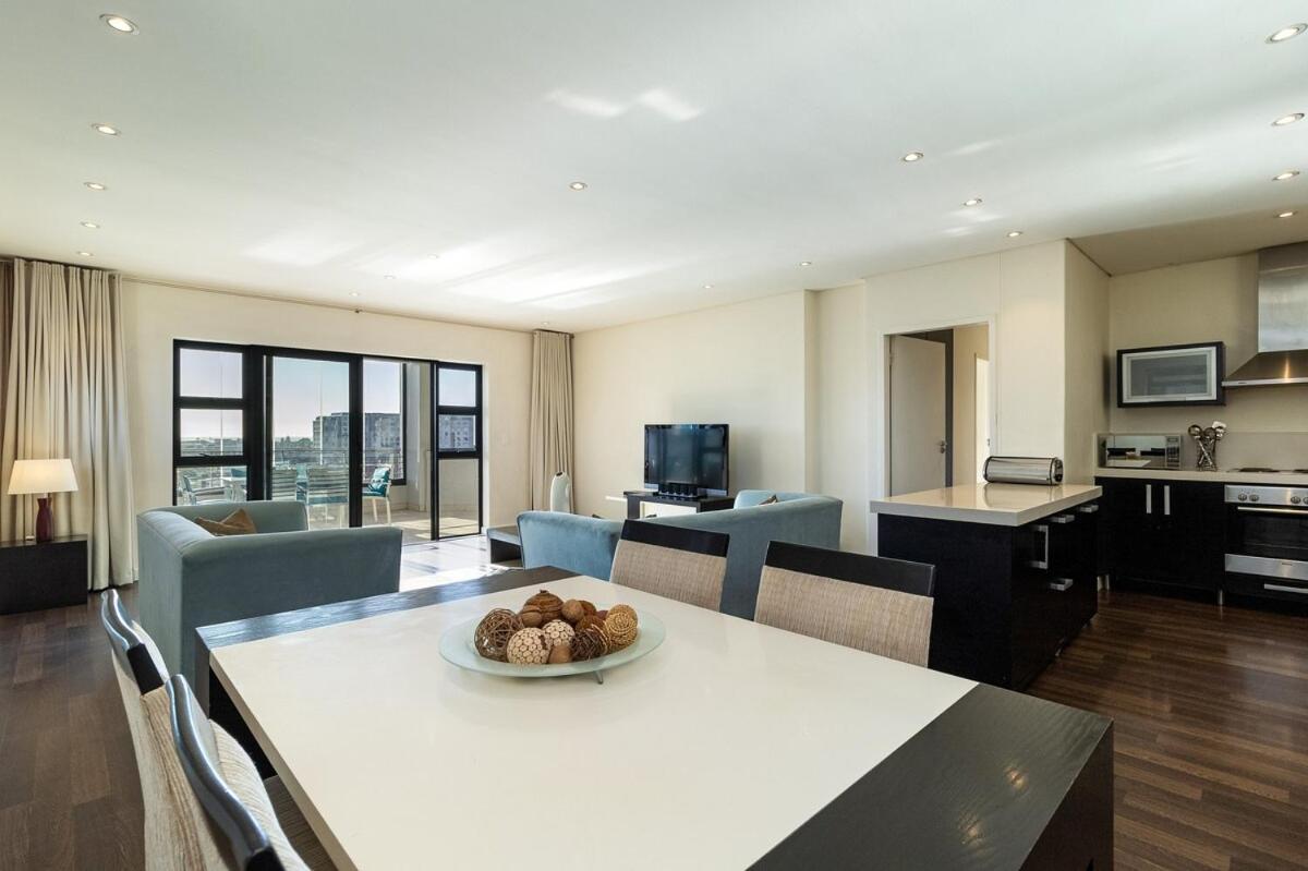 Skyline Serenity - Knightsbridge * Cape Town